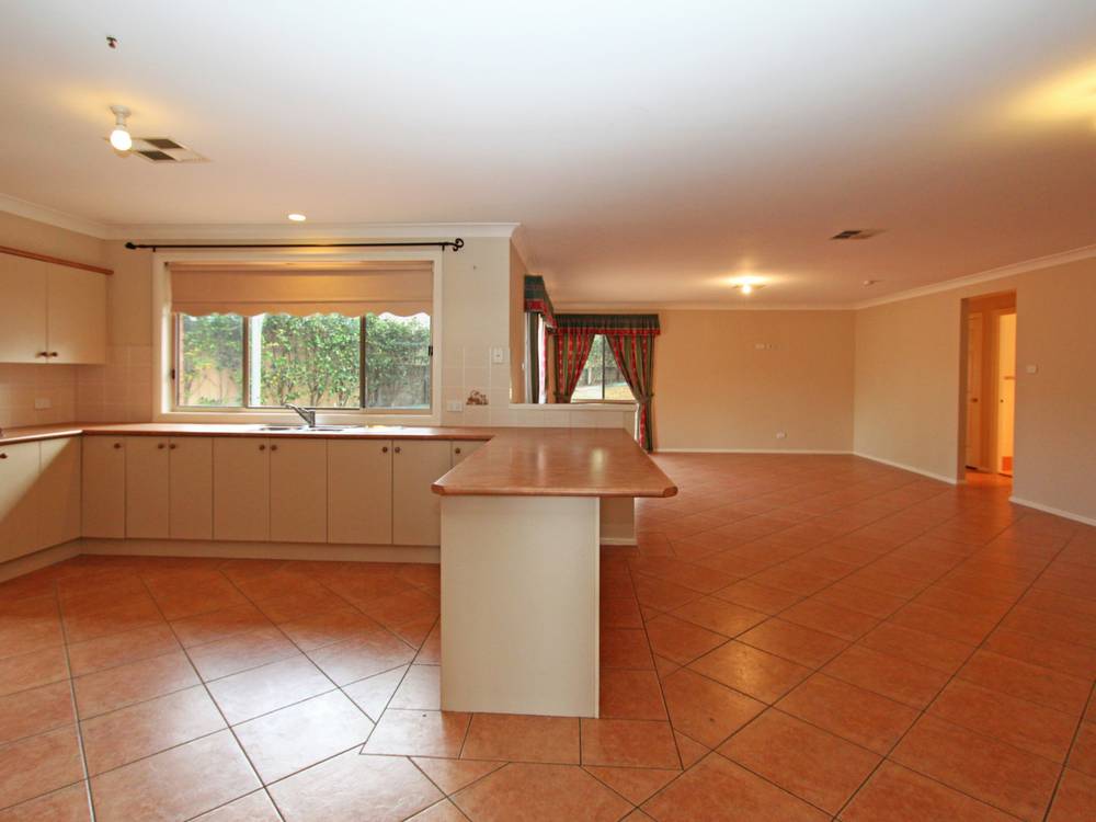 5 Dorrington Place, GLENMORE PARK, NSW 2745