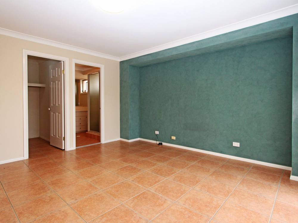 5 Dorrington Place, GLENMORE PARK, NSW 2745