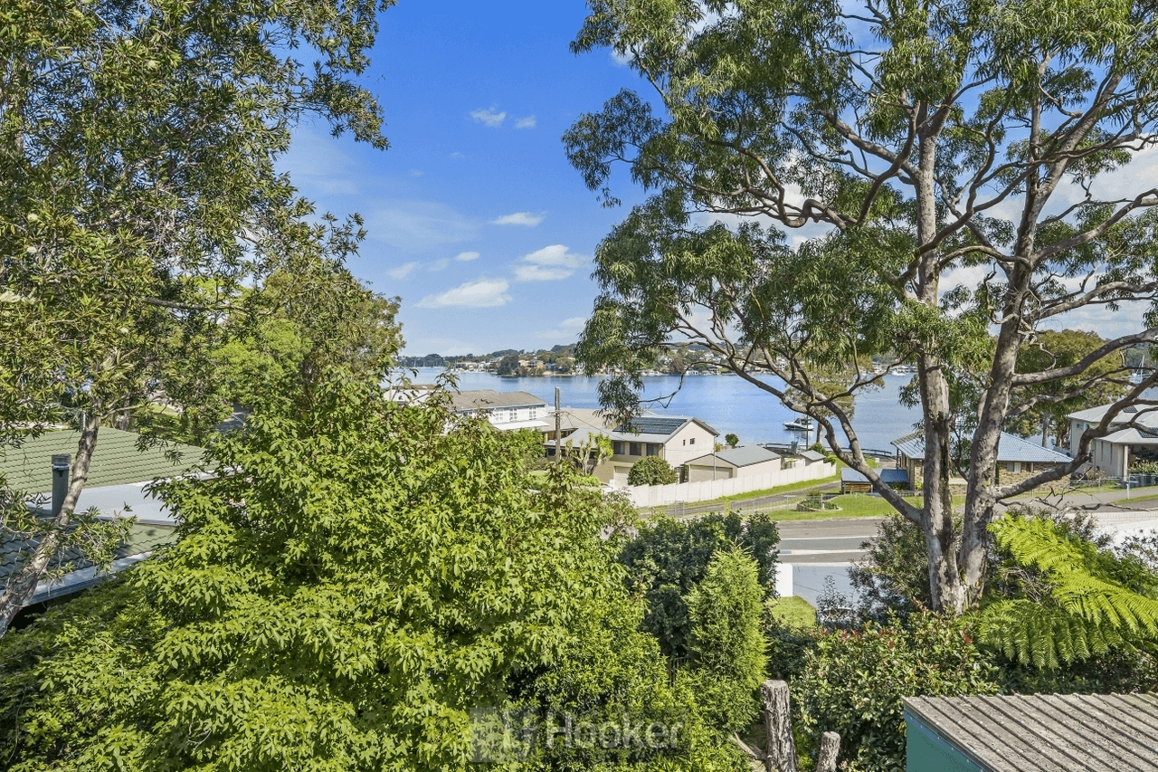 36 Alkrington Avenue, FISHING POINT, NSW 2283