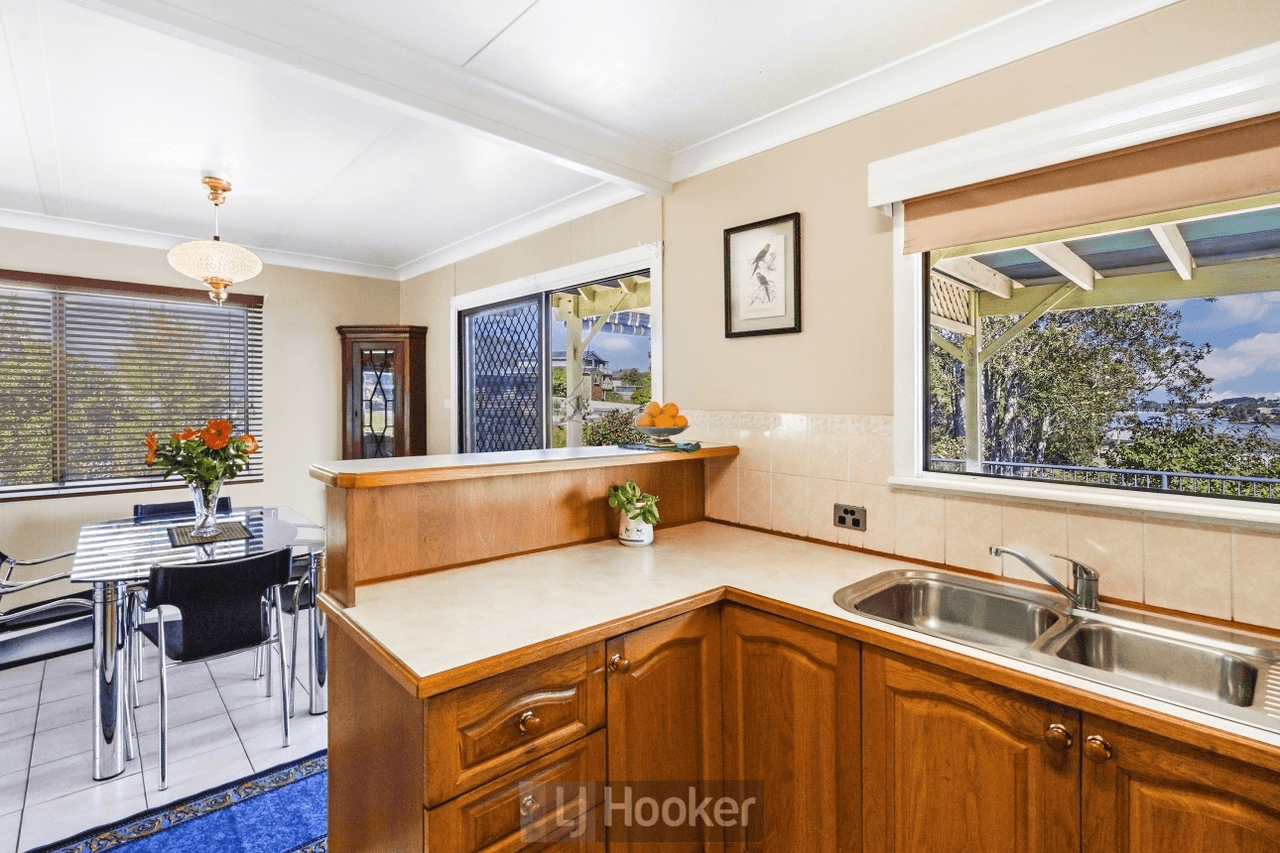 36 Alkrington Avenue, FISHING POINT, NSW 2283