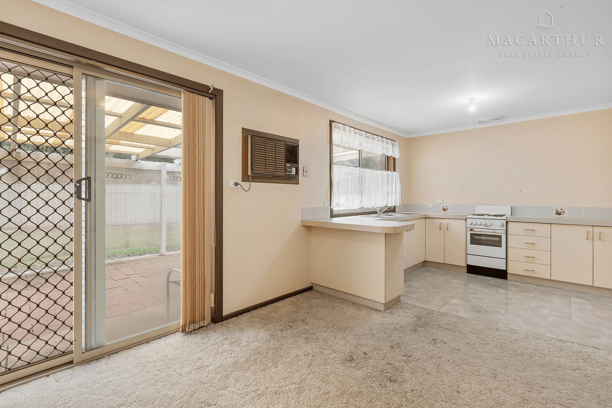 1/2 Leena Place, Wagga Wagga, NSW 2650