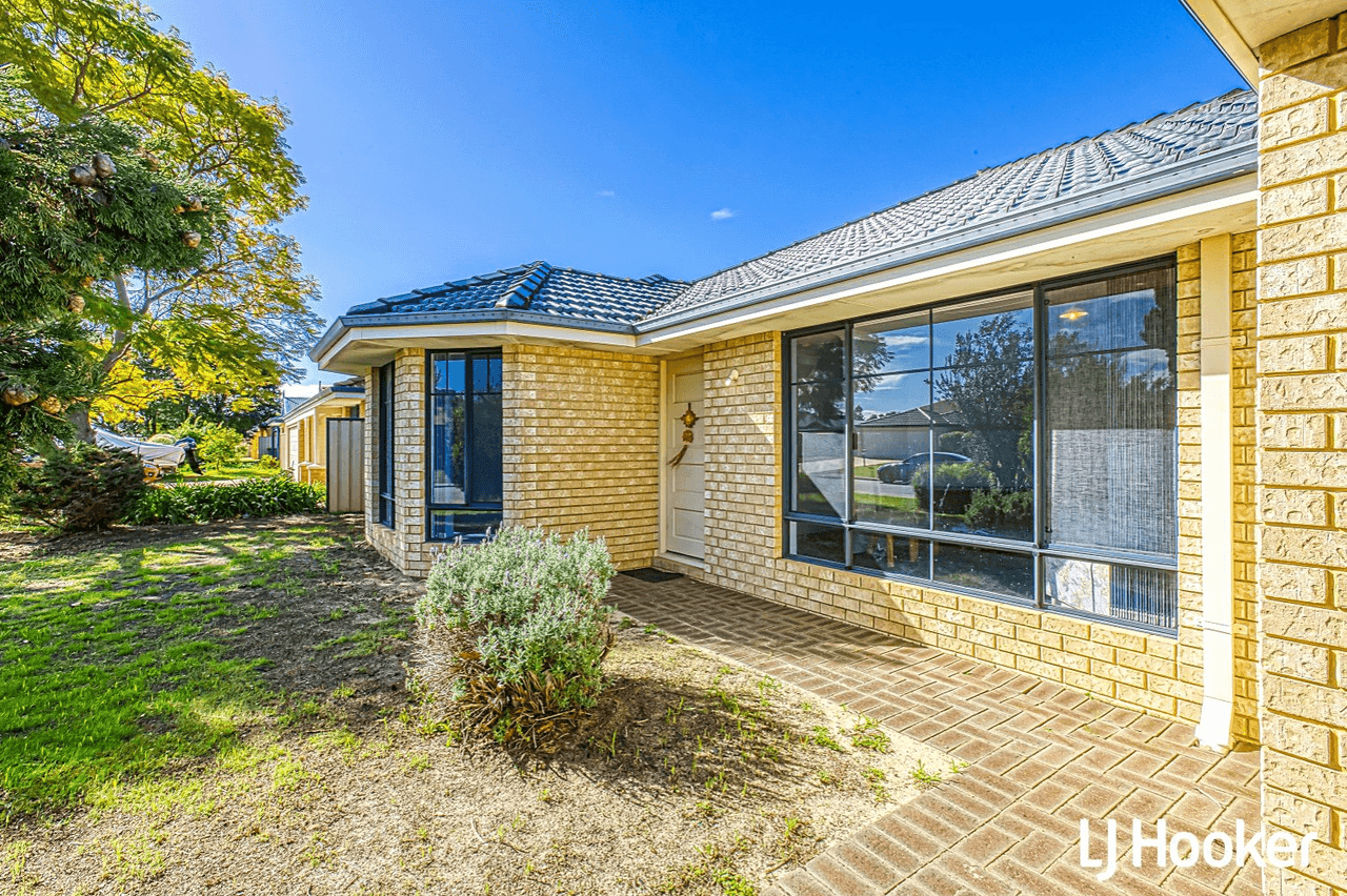 16 Bridge Road, CANNING VALE, WA 6155