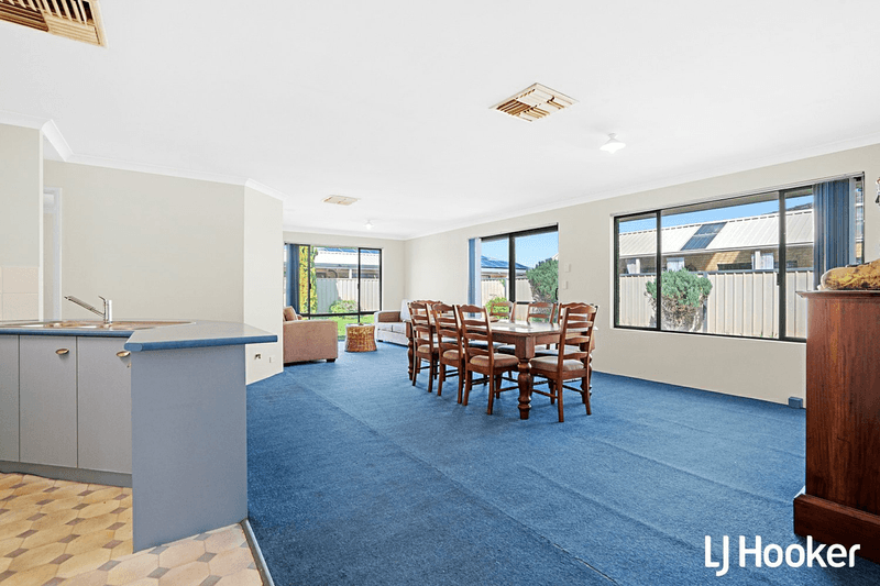 16 Bridge Road, CANNING VALE, WA 6155