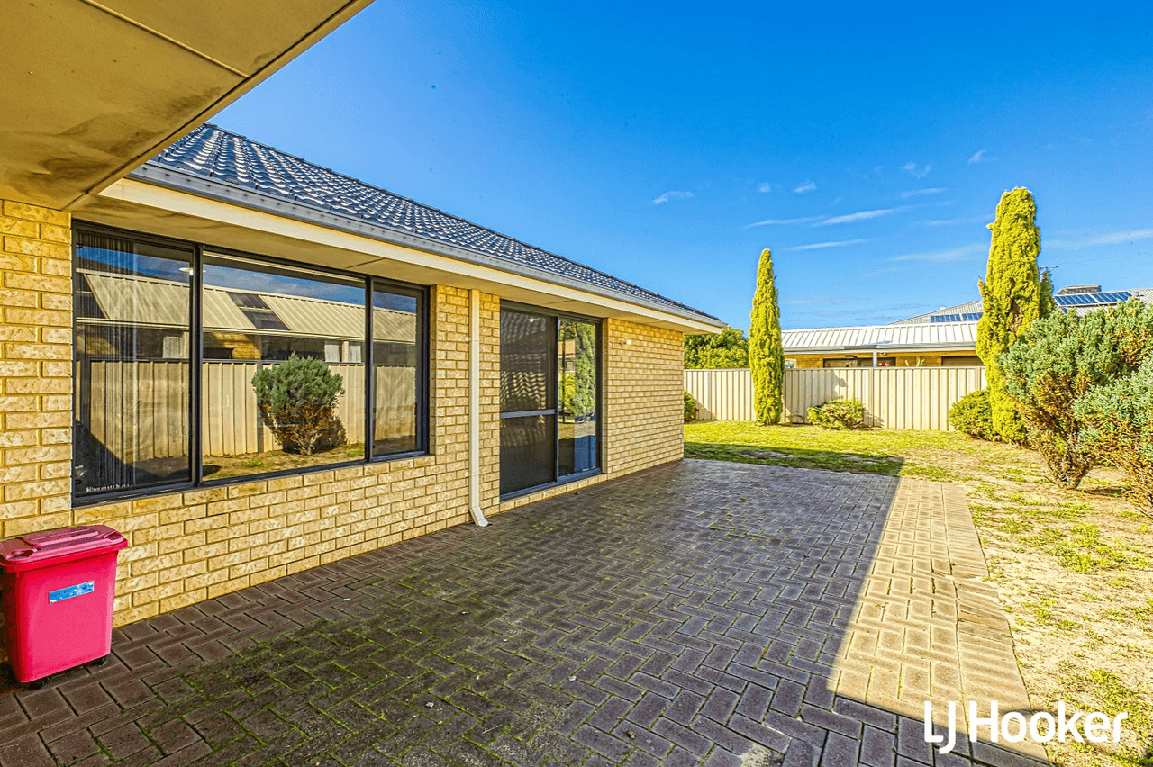 16 Bridge Road, CANNING VALE, WA 6155