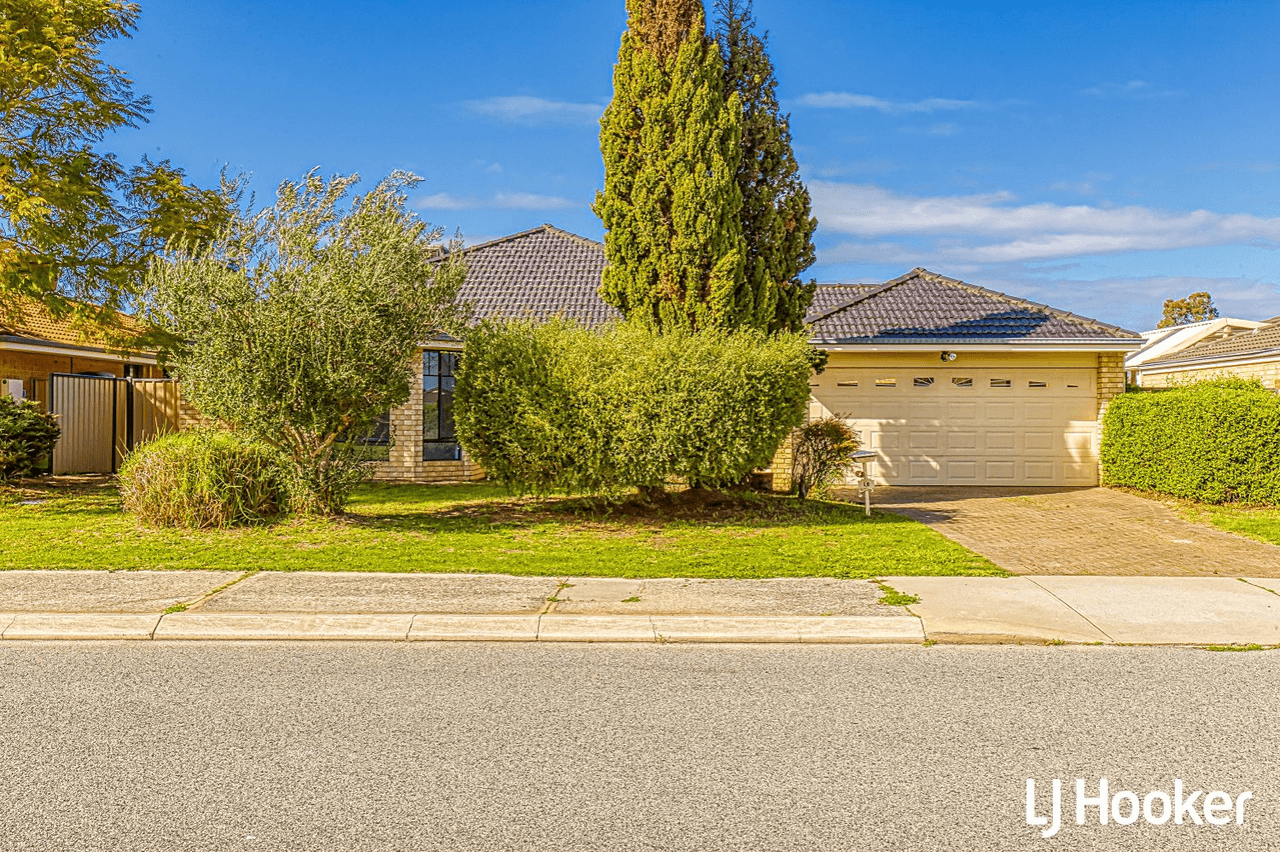 16 Bridge Road, CANNING VALE, WA 6155