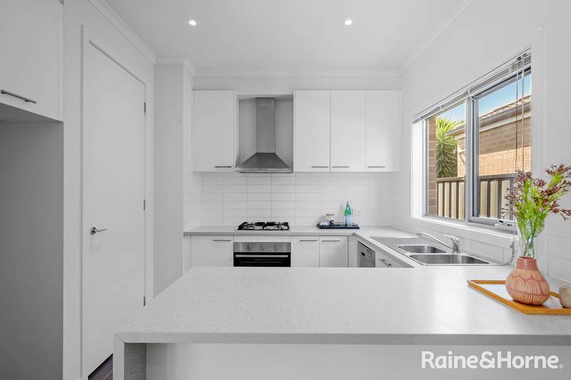 27 Highbury Circuit, CRAIGIEBURN, VIC 3064