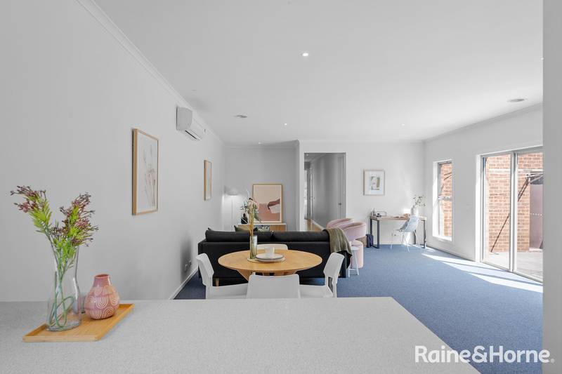 27 Highbury Circuit, CRAIGIEBURN, VIC 3064