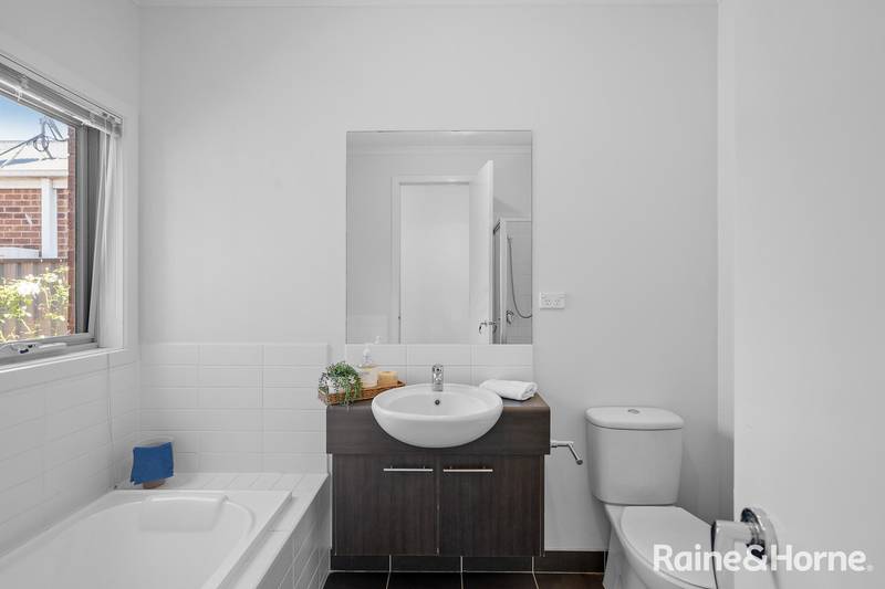 27 Highbury Circuit, CRAIGIEBURN, VIC 3064