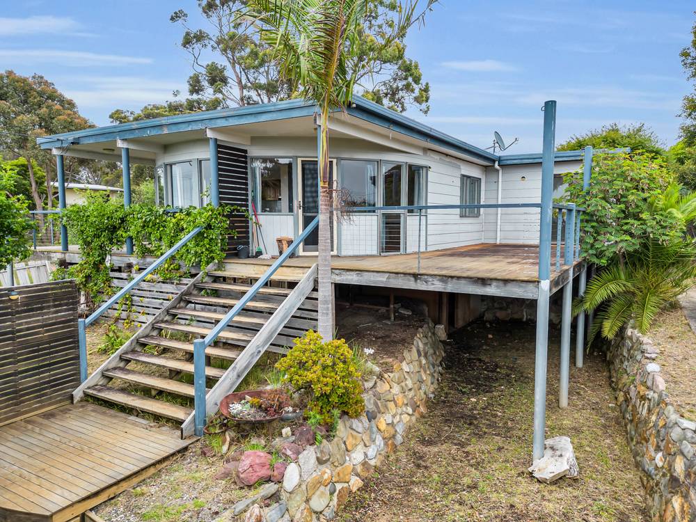 19 Brady Street, MALLACOOTA, VIC 3892