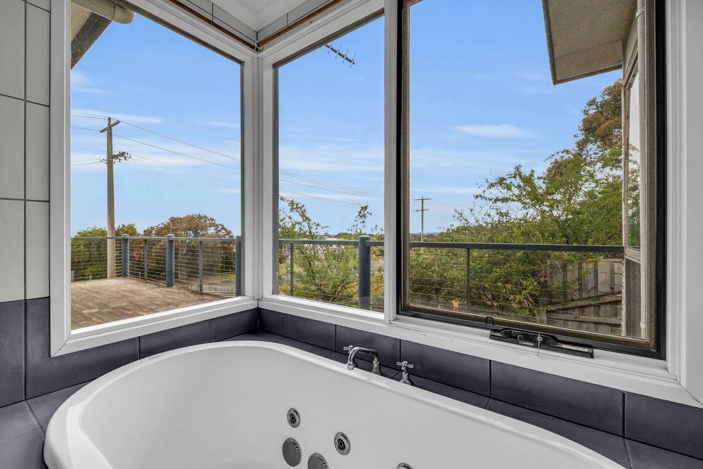 19 Brady Street, MALLACOOTA, VIC 3892