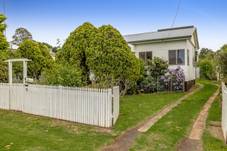 39 Glenvale Road, NEWTOWN, QLD 4350