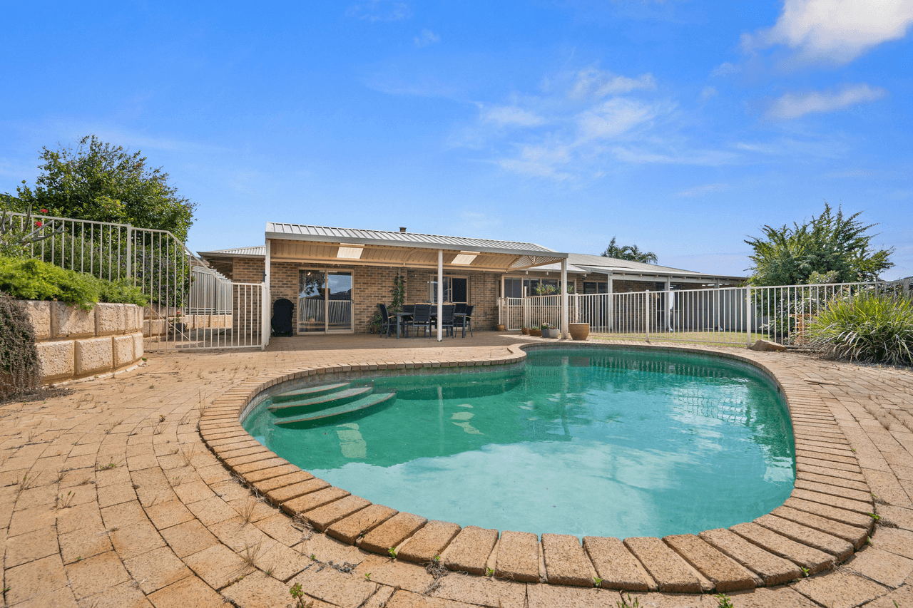 5 Murray Place, DUNCRAIG, WA 6023