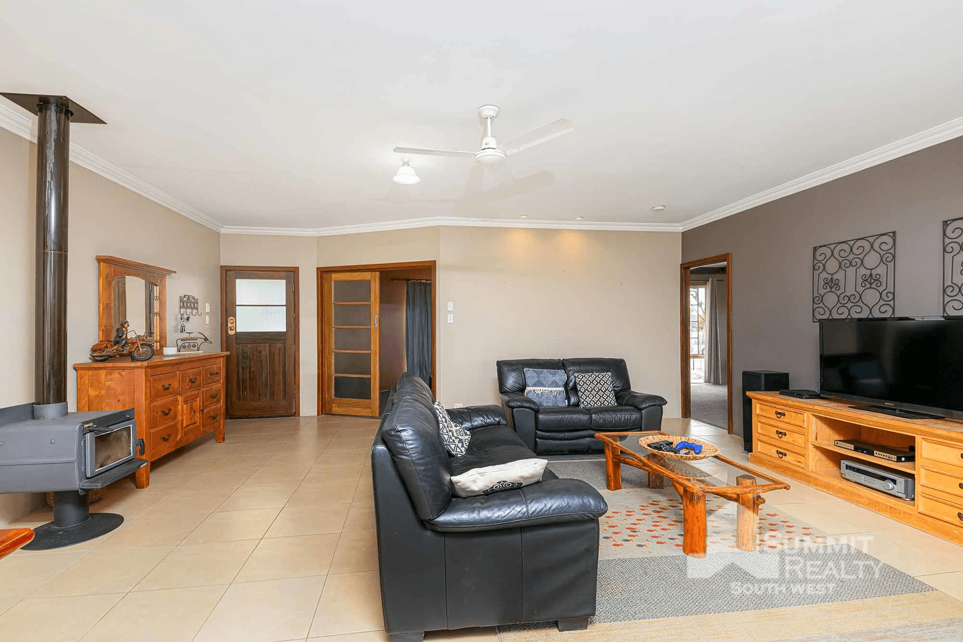 14 Hutchinson Road, Burekup, WA 6227