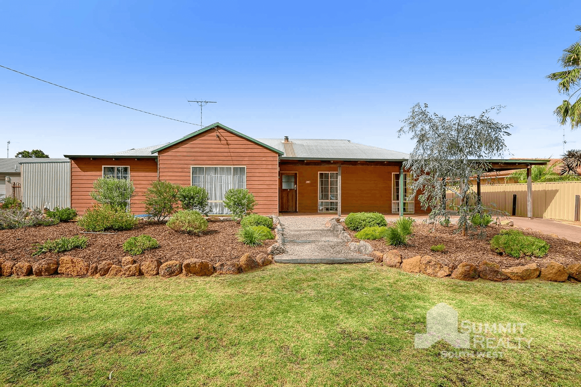 14 Hutchinson Road, Burekup, WA 6227
