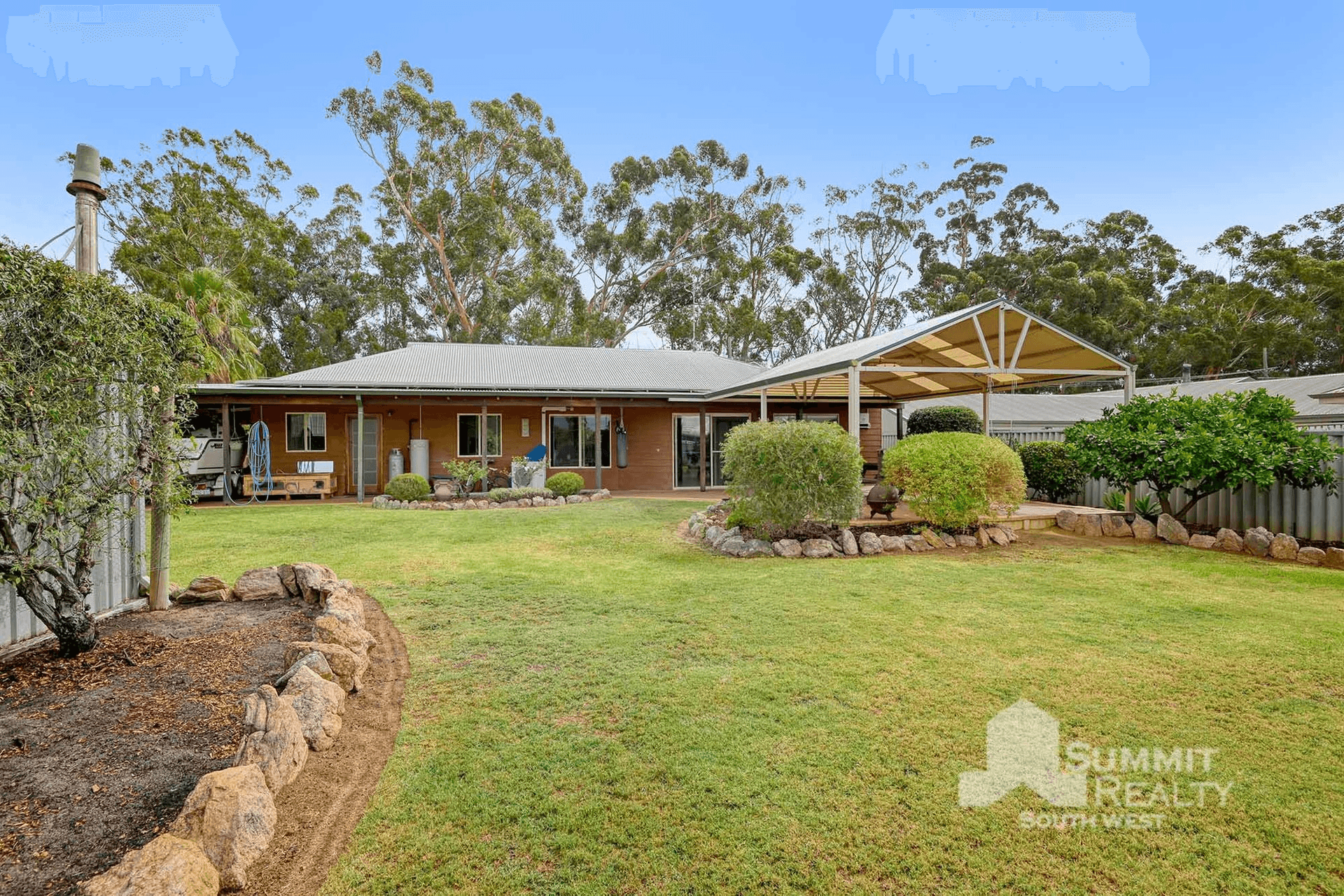 14 Hutchinson Road, Burekup, WA 6227