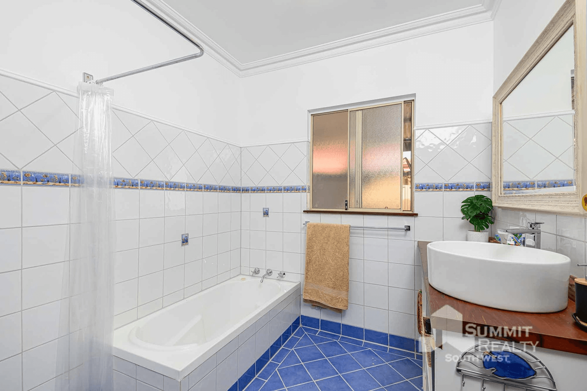 14 Hutchinson Road, Burekup, WA 6227