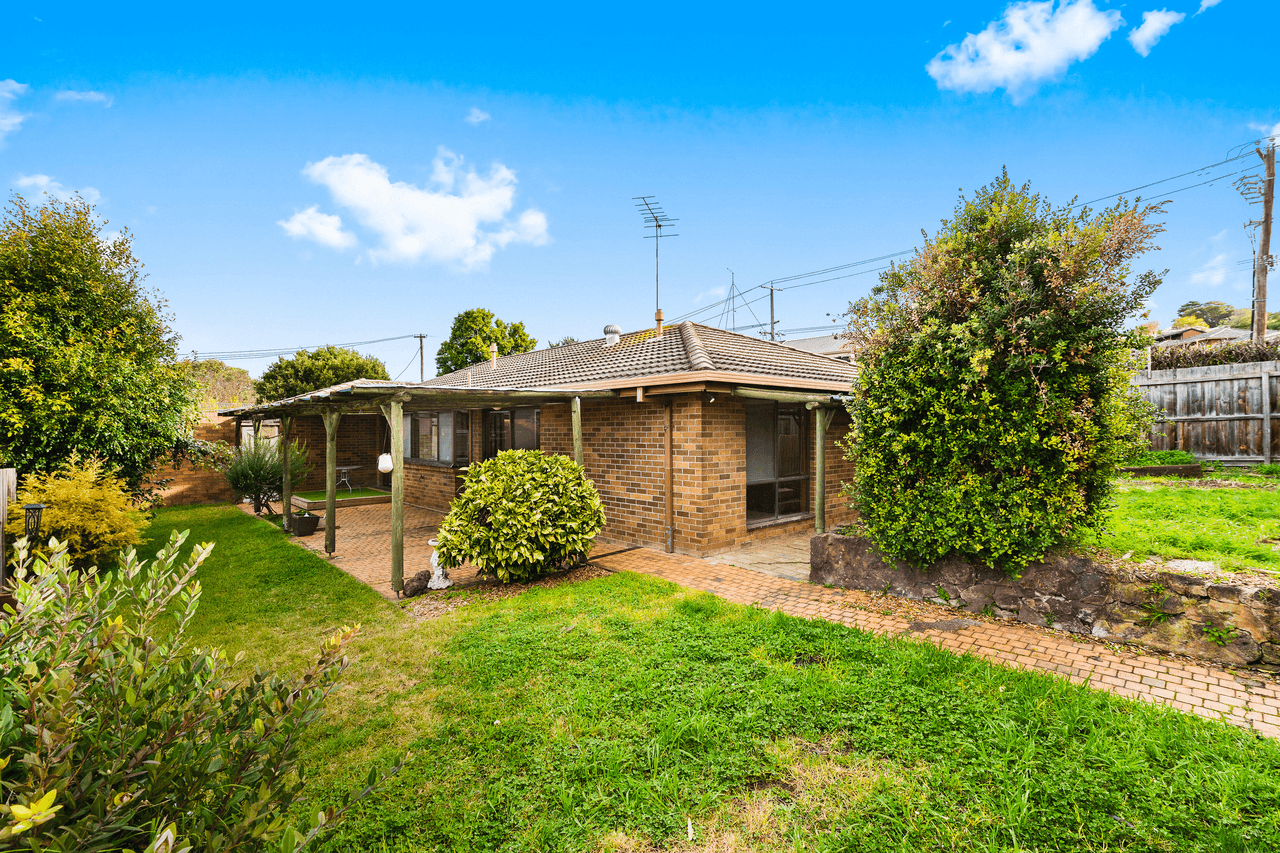 31 Dunsmore Road, HIGHTON, VIC 3216