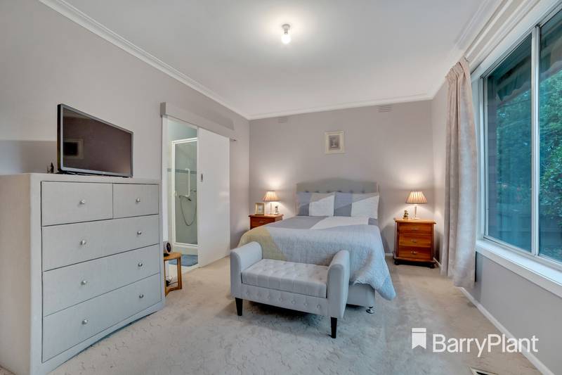 17 Alumnus Court, Wheelers Hill, VIC 3150