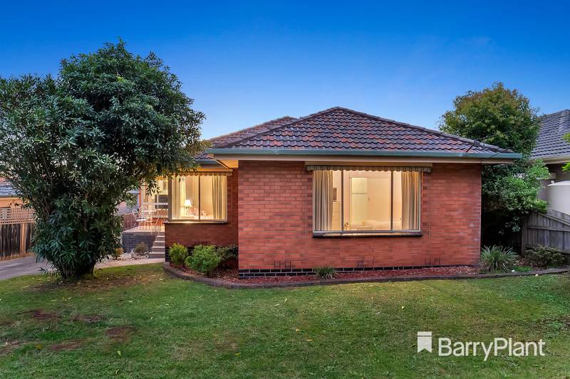 17 Alumnus Court, Wheelers Hill, VIC 3150