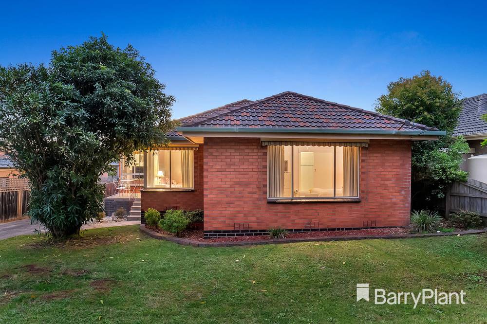 17 Alumnus Court, Wheelers Hill, VIC 3150