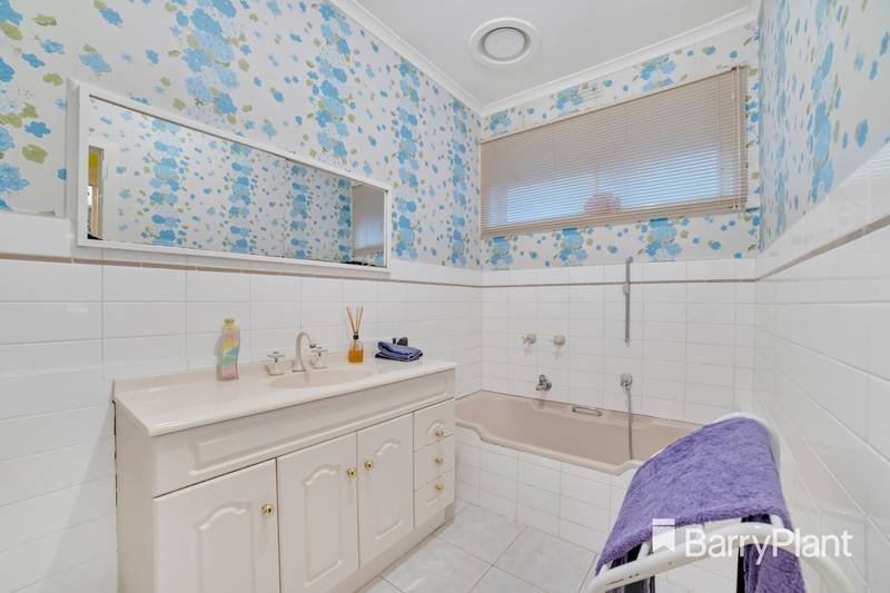 17 Alumnus Court, Wheelers Hill, VIC 3150