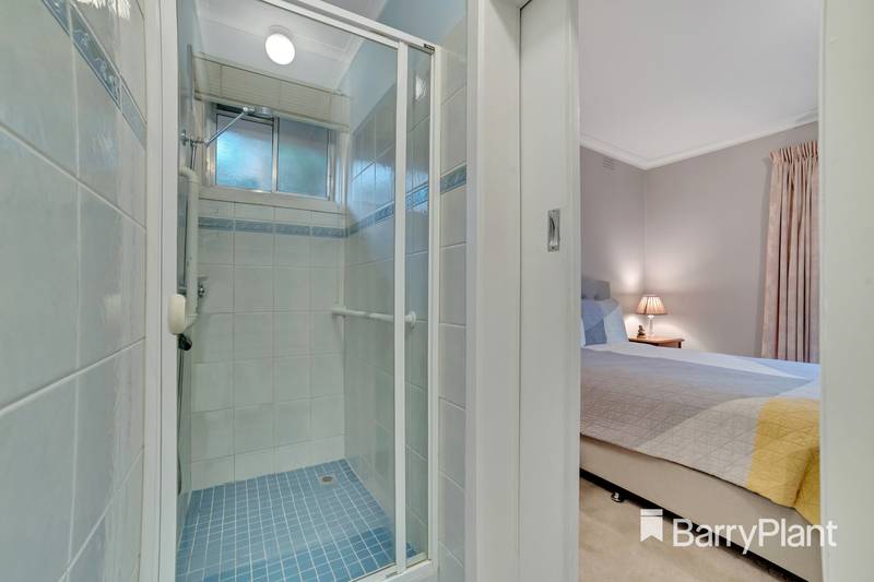 17 Alumnus Court, Wheelers Hill, VIC 3150