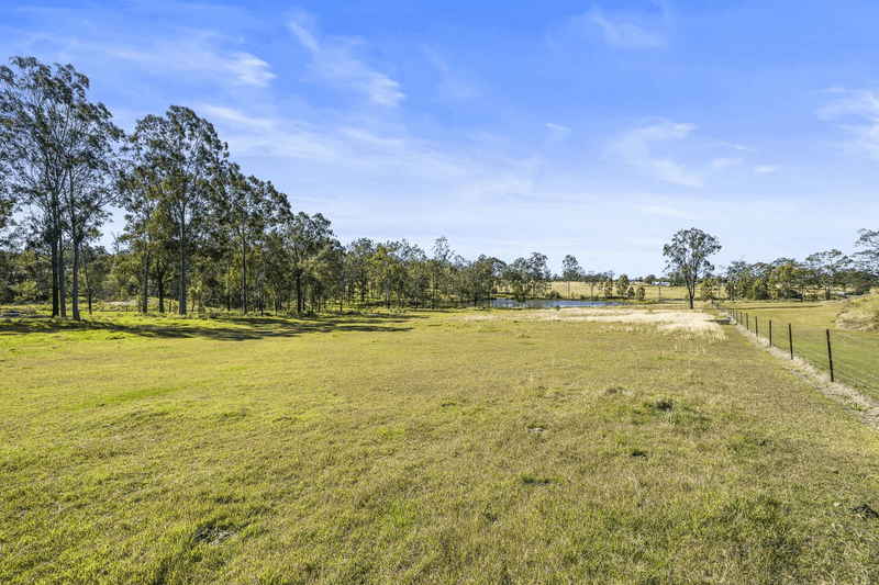 31 Benjamin Court, PLACID HILLS, QLD 4343