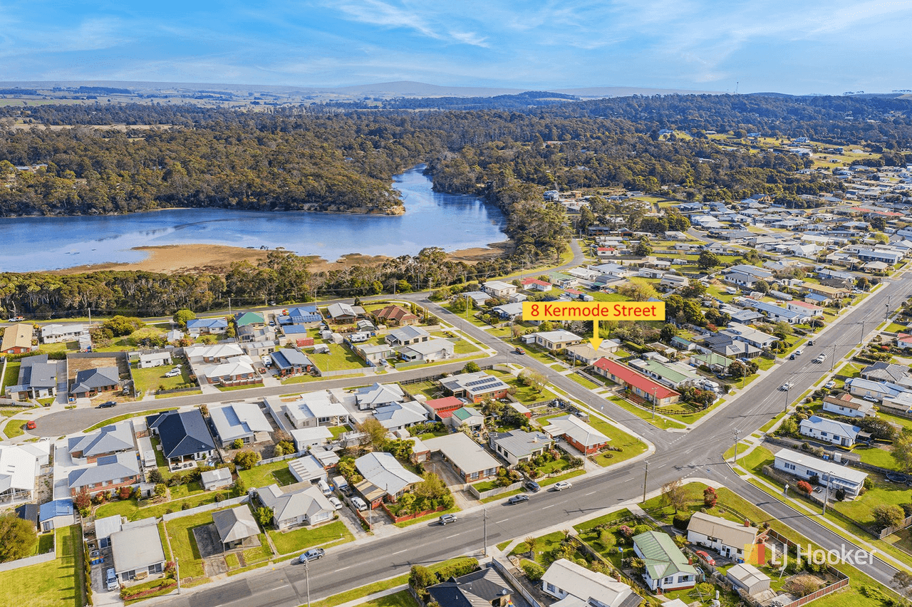 8 Kermode Street, PORT SORELL, TAS 7307