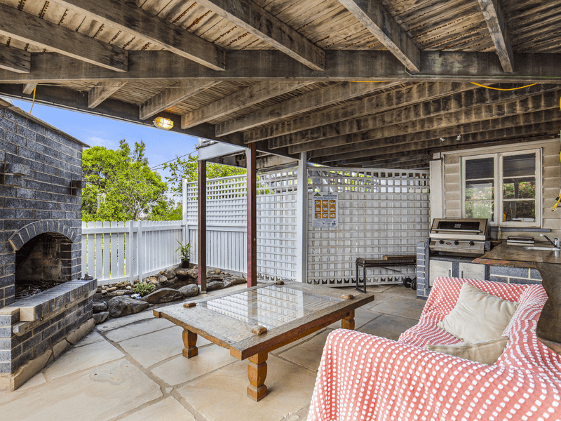 33 Edgar St, Newmarket, QLD 4051