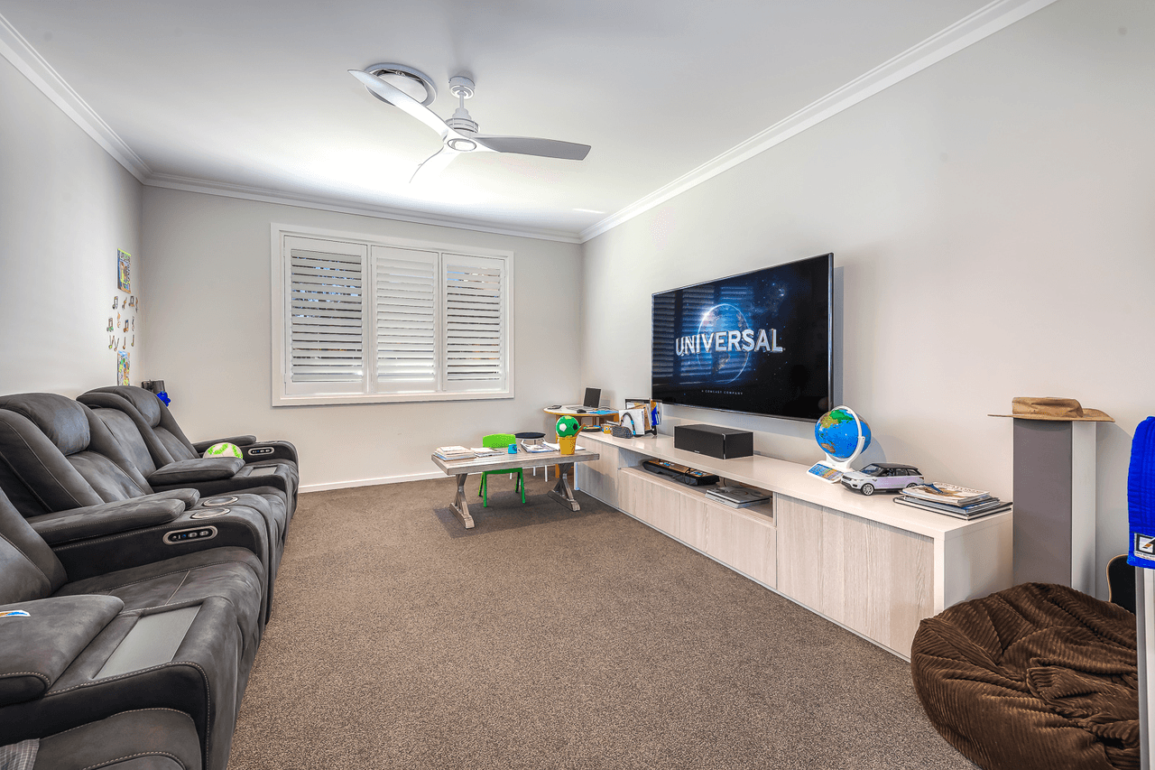 1 Nymboida Court, HELENSVALE, QLD 4212