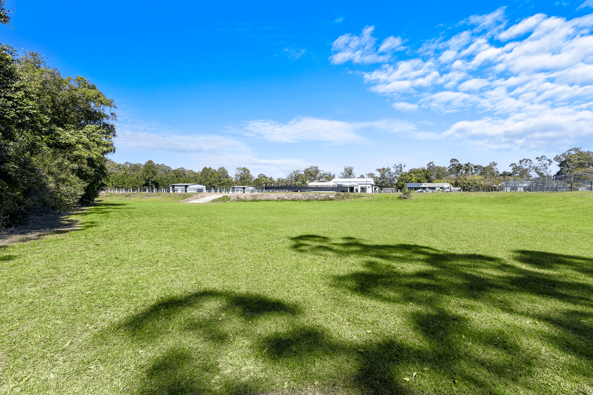 25-27 Isambert Road, LANDSBOROUGH, QLD 4550