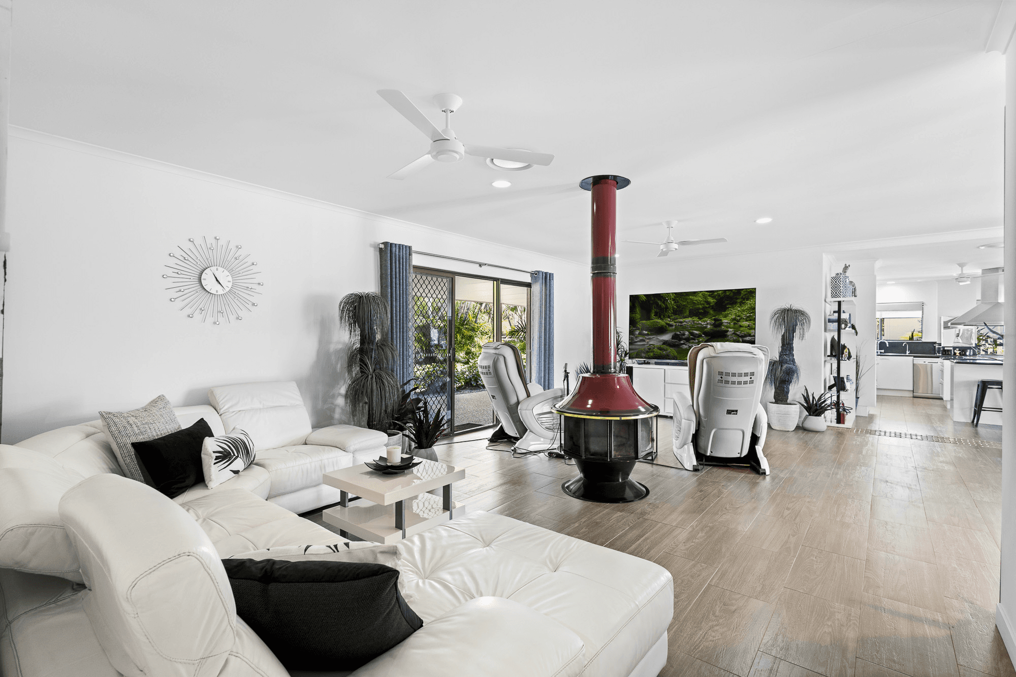 25-27 Isambert Road, LANDSBOROUGH, QLD 4550