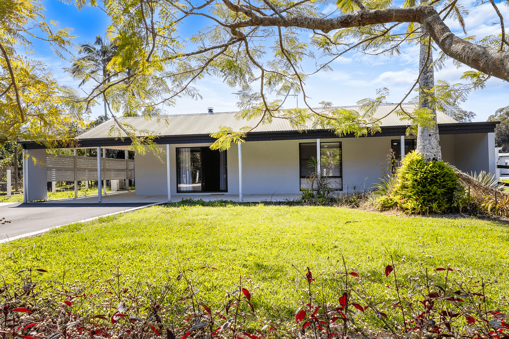 25-27 Isambert Road, LANDSBOROUGH, QLD 4550