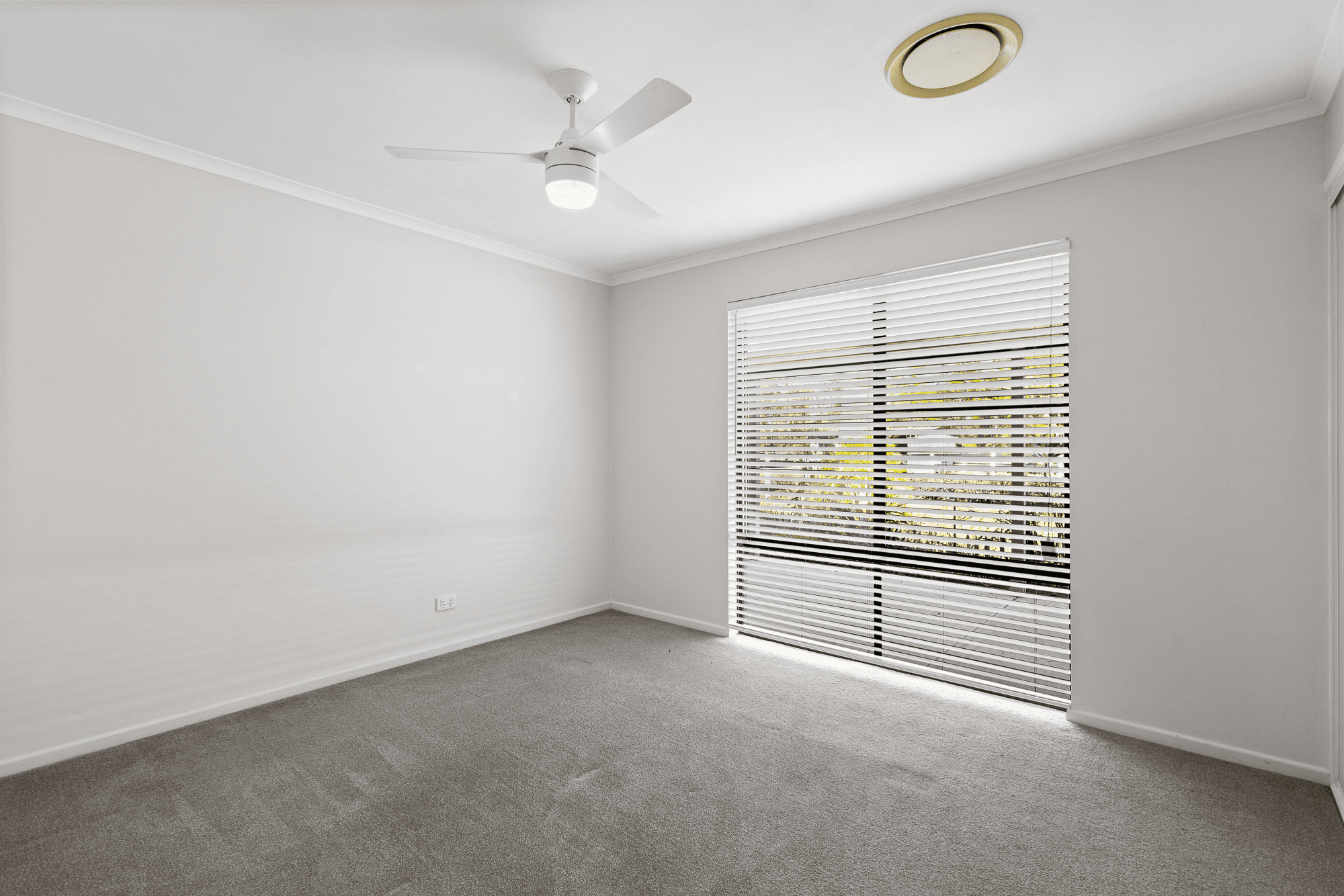 25-27 Isambert Road, LANDSBOROUGH, QLD 4550