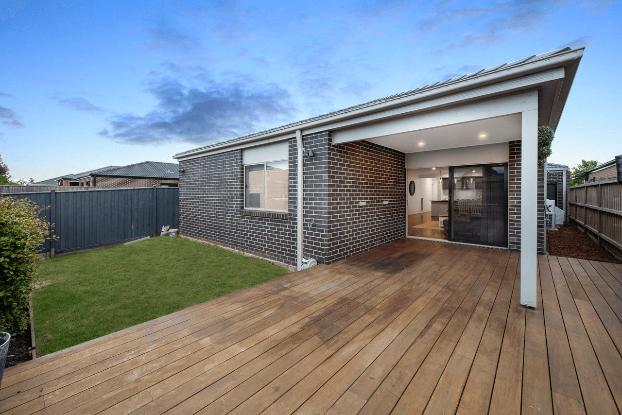 12 Affleck Street, CRANBOURNE EAST, VIC 3977