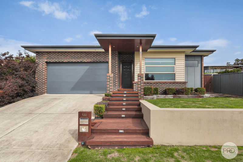 132 Finlay Street, BROWN HILL, VIC 3350