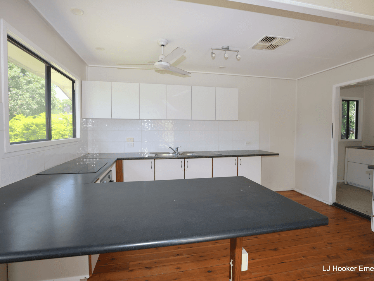 9 Zircon Avenue, EMERALD, QLD 4720