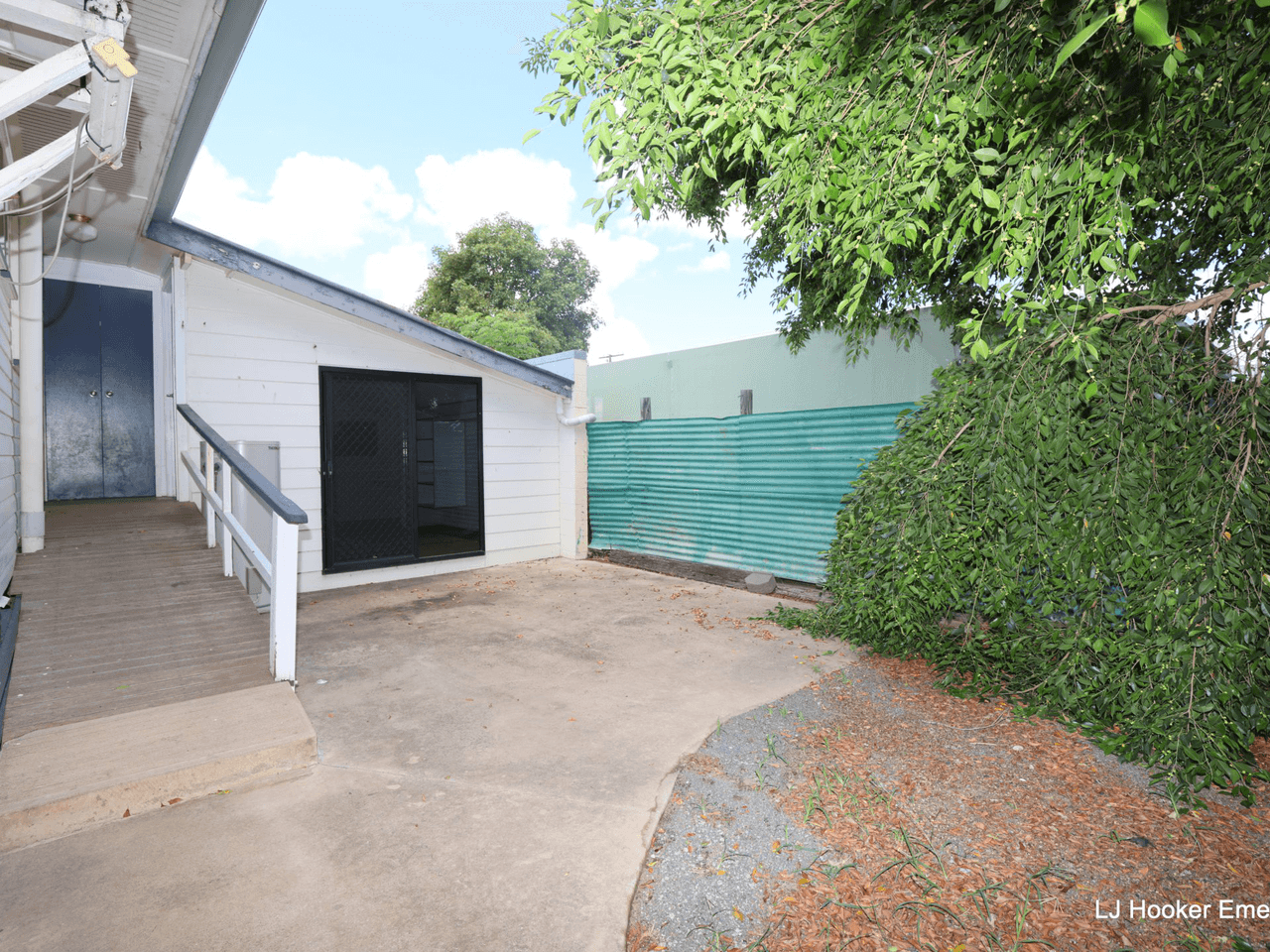 9 Zircon Avenue, EMERALD, QLD 4720