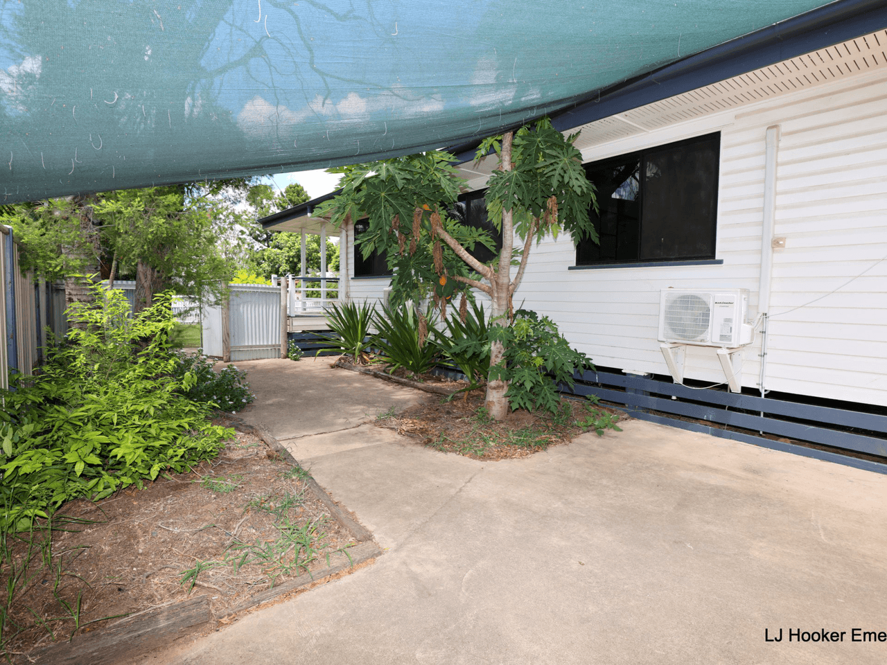 9 Zircon Avenue, EMERALD, QLD 4720