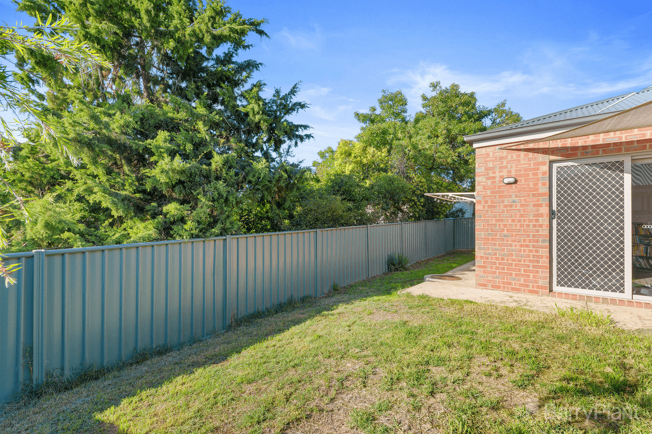 2/12 Knape Street, Long Gully, VIC 3550