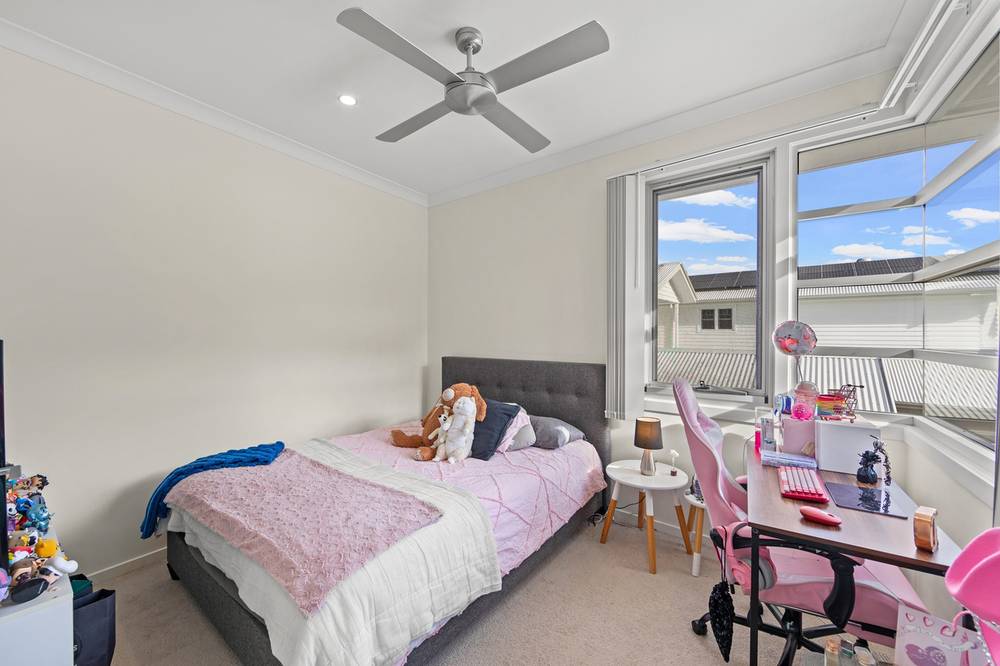 2/44 Sailaway Street, MERMAID WATERS, QLD 4218