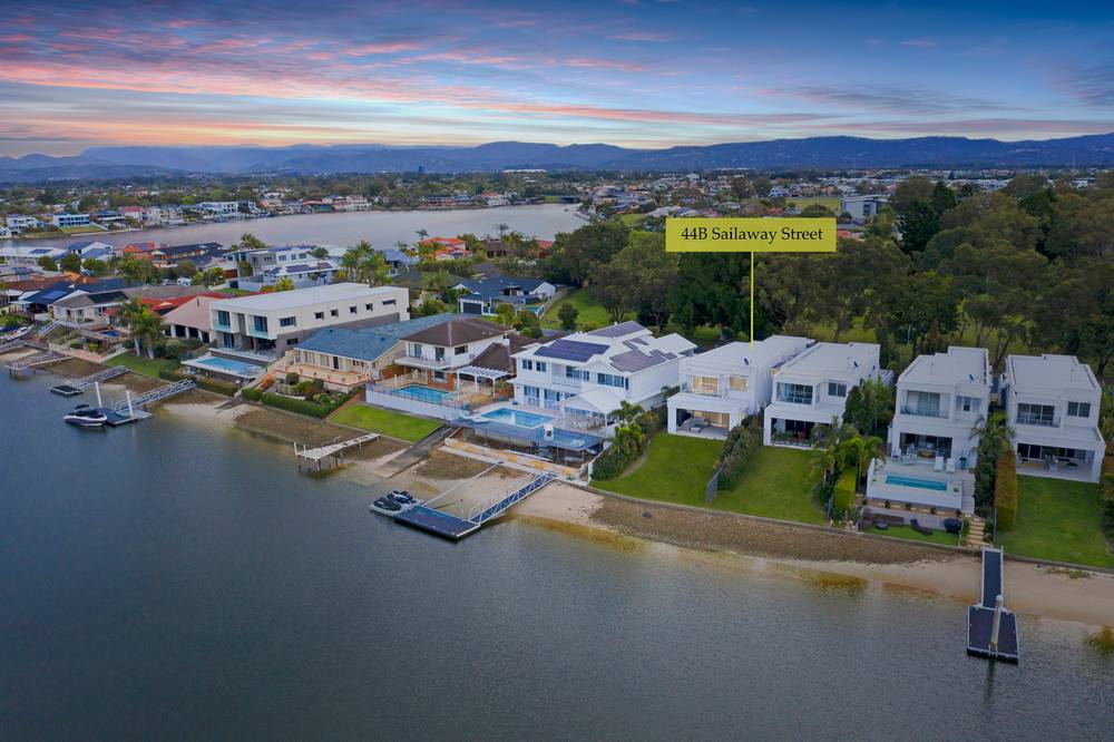 2/44 Sailaway Street, MERMAID WATERS, QLD 4218