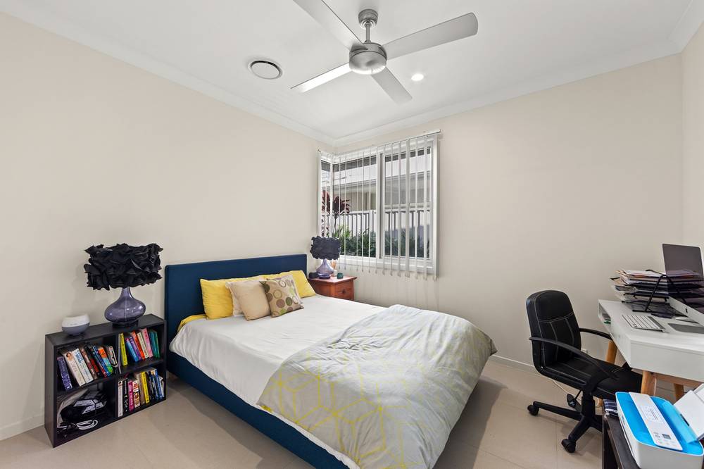 2/44 Sailaway Street, MERMAID WATERS, QLD 4218