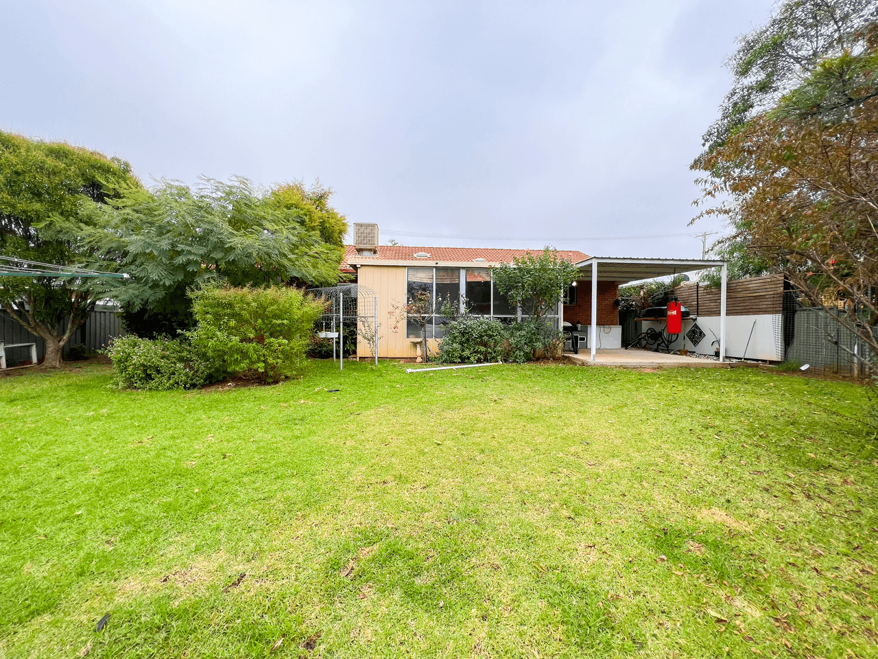 27 Blaxland Street, PARKES, NSW 2870