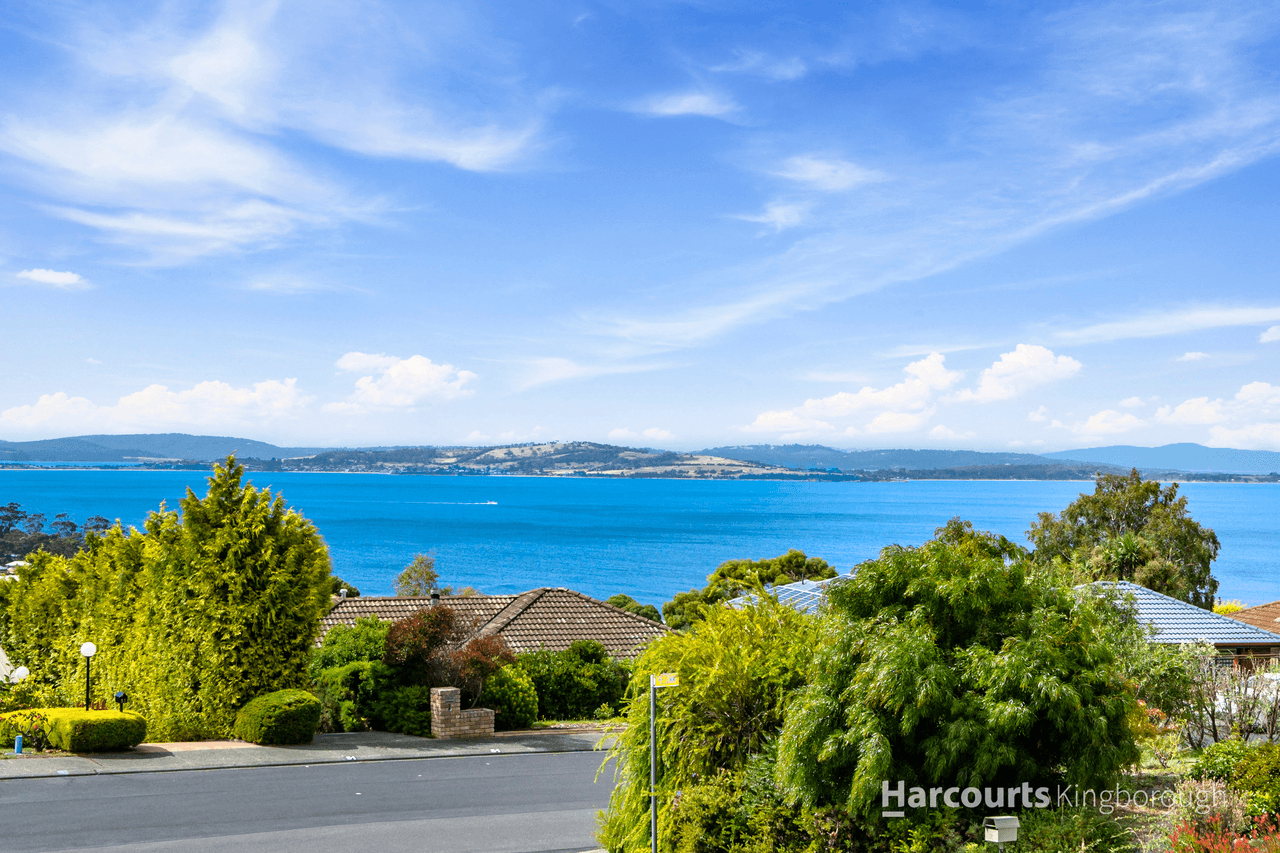 62 Woodlands Drive, BLACKMANS BAY, TAS 7052