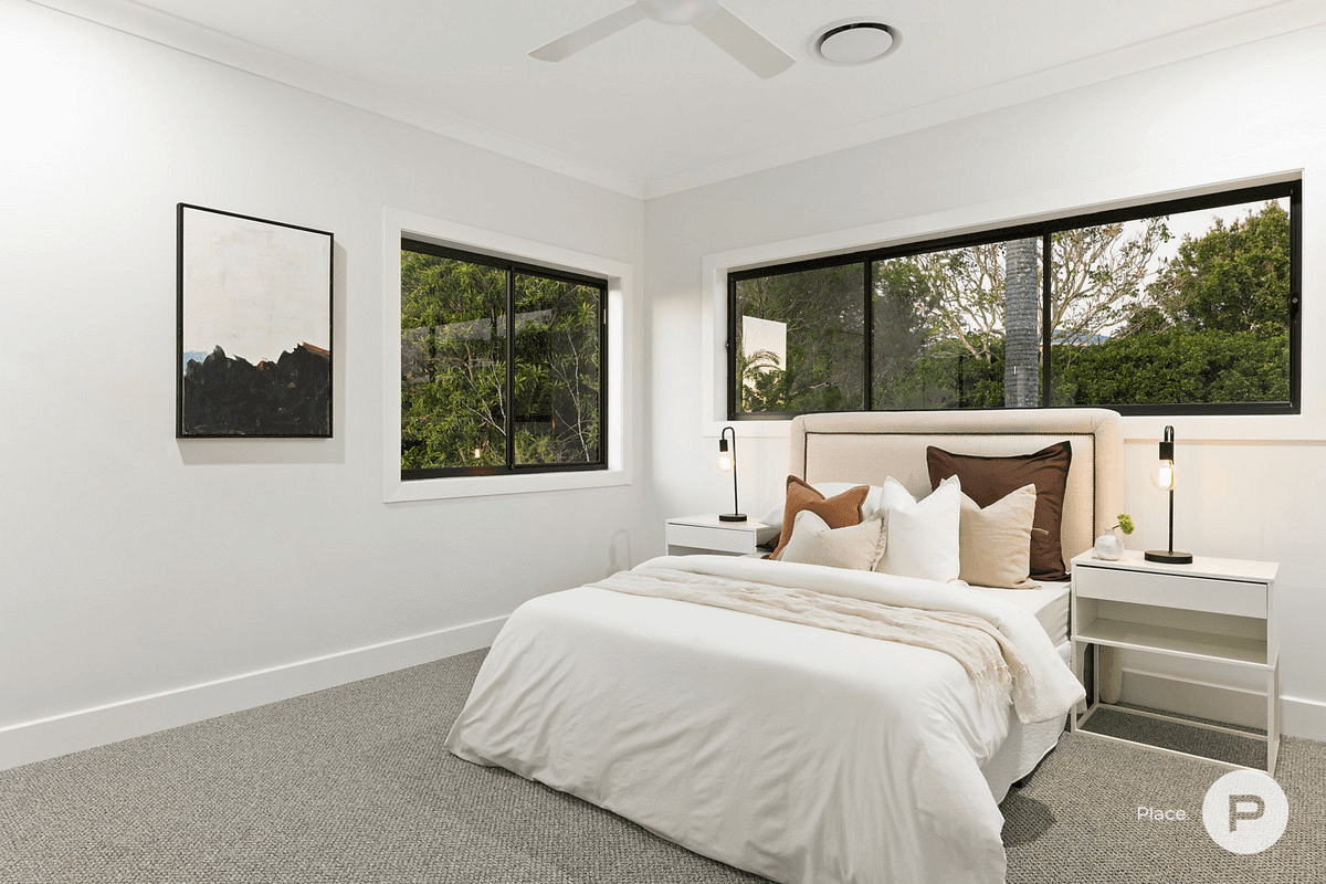 212 Beddoes Street, Holland Park, QLD 4121