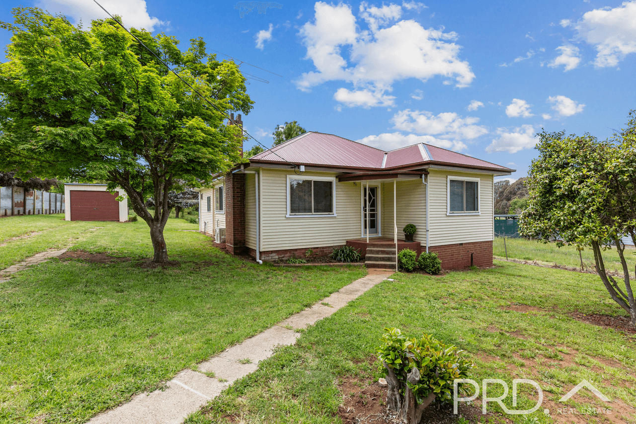 26 Park Avenue, BATLOW, NSW 2730