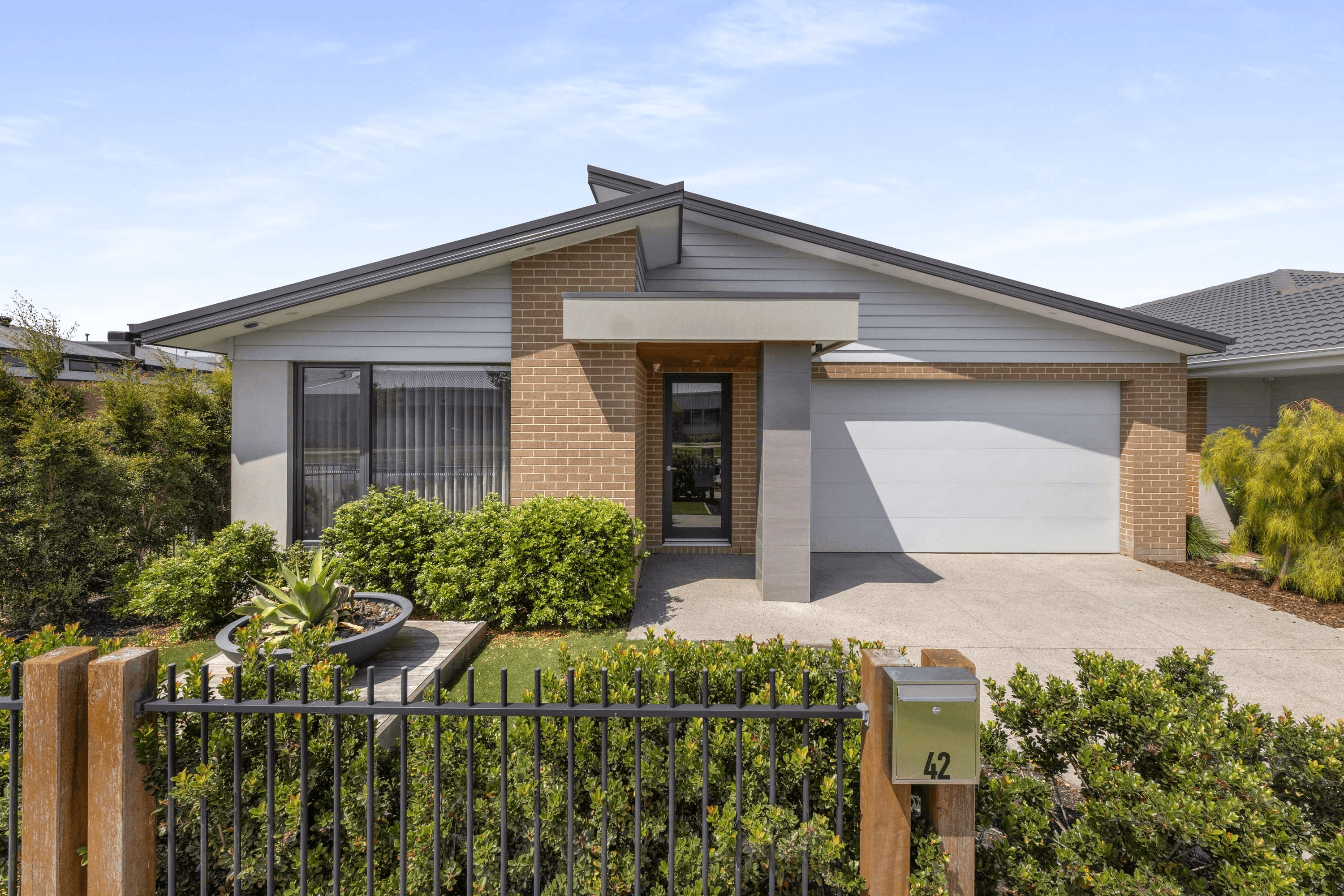 42 Waterman Drive, Clyde, VIC 3978