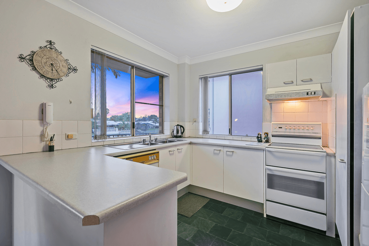 4/8 Broadmeadows Road, Maroochydore, QLD 4558