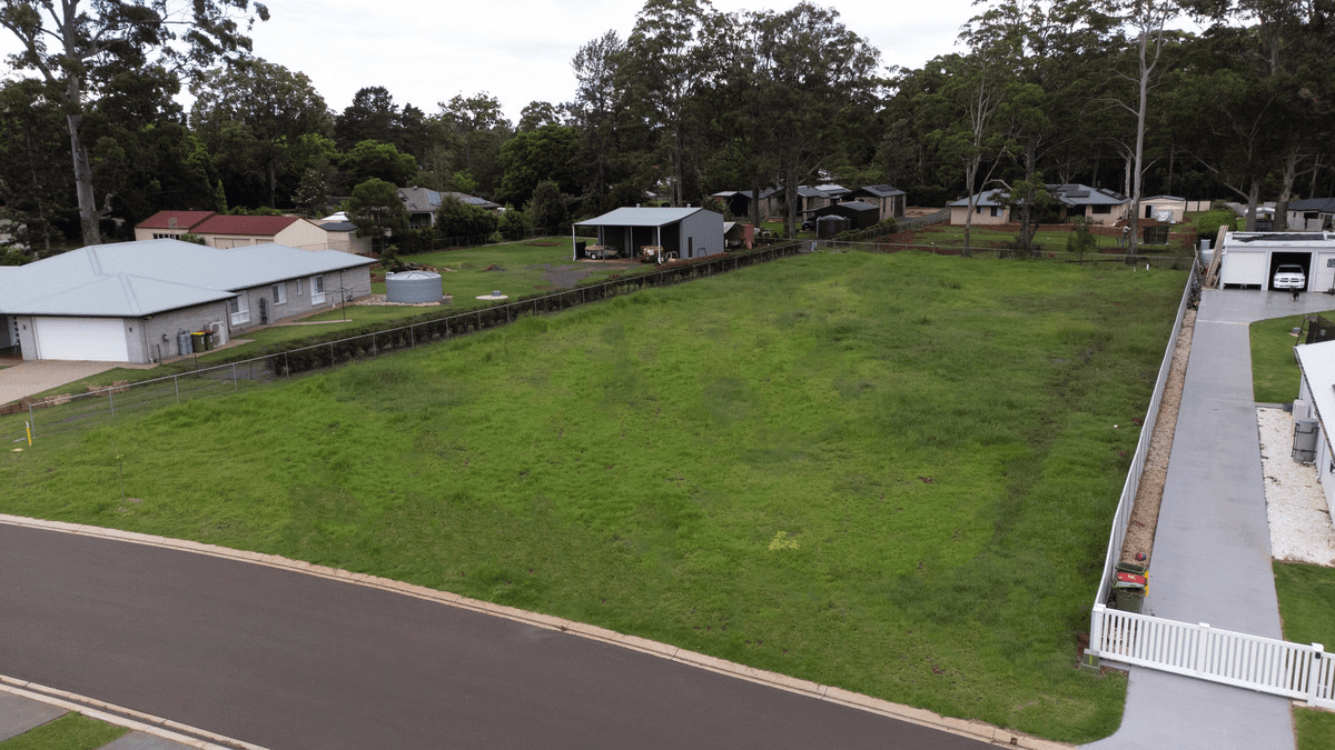 9 Whispering Pines Drive, Highfields, QLD 4352